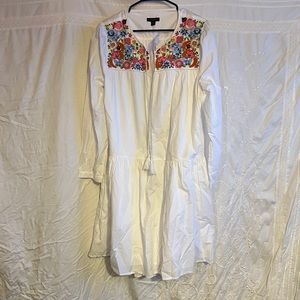 J.CREW XL MADE IN IADIA whit flowers and lady bugs on the breast of itwith tags